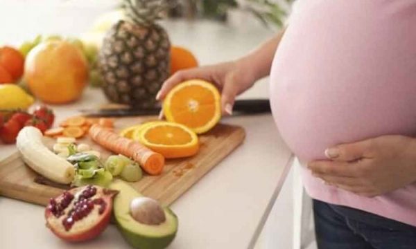 در دوران بارداری از خوردن این میوه ها پرهیز کنید