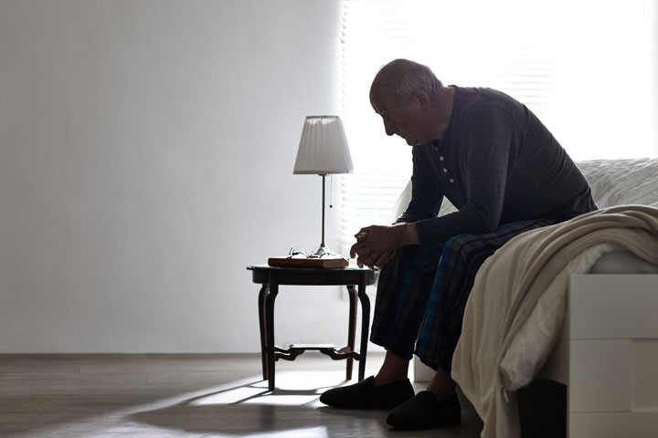 افسردگی در سالمندان؛ علائم، نشانه‌ها و راه‌های درمان آن