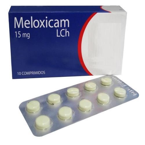 تداخل دارویی ملوکسیکام برخی داروهایی که ممکن است با ملوکسیکام تداخل داشته باشند عبارتند از: لیتیوم متوترکسات آمینوگلیکوزیدهایی مانند جنتامایسین سیکلوسپورین دیورتیک هایی همچون فوروزماید و تیازید رقیق کننده های خون مانند آسپرین، وارفارین، کلوپیدوگرل داروهای کورتون مانند پردنیزون کلستیرامین کلستیپول کولسولام سدیم پلی استایرن سولفونات داروهای ضد افسردگی سیتالوپرام، اس سیتالوپرام، فلوکستین، فلووکسامین، پاروکستین، سرترالین، ترازودون، ویلازودون آلیسکیرن داروهای فشار خون، مهار کننده های ACE مانند کاپتوپریل، لیزینوپریل، مسدود کننده های گیرنده آنژیوتانسین II مانند لوزارتان، والزارتان سیدوفوویر داروهای دیورتیک توجه داشته باشید: قبل از مصرف داروهای سرماخوردگی، ضد آلرژی یا ضد درد باید با پزشک مشورت کنید زیرا بسیاری از داروهای ترکیب حاوی داروهای شبه ملکوکسیکام هستند. به مصرف آسپرین با دوز کم که توسط پزشک و برای جلوگیری از حمله قلبی یا سکته مغزی تجویز شده – معمولا دوزهای بین 81 تا 325 میلی گرم در روز – ادامه دهید. توجه: موارد ذکر شده در بالا کامل نمی باشد و داروهای ذکر شده ممکن است با اسامی تجاری دیگری عرضه شده باشد، بنابراین برای جلوگیری از هر گونه تداخل دارویی توصیه می شود قبل از مصرف ملوکسیکام حتما پزشک را از لیست تمام داروهای مصرفی شیمیایی و گیاهی، مکمل ها، ویتامین ها و غیره مطلع کنید. دوز مصرف ملوکسیکام ملوکسیکام یک داروی تجویزی است و دوز مصرف آن تنها توسط پزشک و با توجه به شرایط پزشکی بیمار تعیین می شود، از مصرف خودسرانه یا کاهش و افزایش مصرف این دارو اجتناب کنید و حتما قبل از مصرف با پزشک مشورت کنید. به طور کلی مقدار دوز توصیه شده روزانه ملوکسیکام 7.5 میلی گرم می باشد اما پزشک ممکن است آن را به 15 میلی گرم نیز افزایش دهد. ملوکسیکام را می توانید با یا بدون غذا مصرف کنید، با این حال خوردن غذا خطر ناراحتی معده ناشی از دارو کاهش می دهد. دوز مصرف این دارو با توجه به وزن – به خصوص در کودکان و نوجوانان – تعیین می شود و در صورت افزایش یا کاهش وزن ممکن است نیاز به تغییر دوز باشد. در صورت فراموش کردن ملوکسیکام به محض یادآوری آن را مصرف کنید اما اگر تا روز بعد به یاد نیاوردید دوز را رد کرده و تا نوبت بعدی منتظر بمانید، از دو برابر کردن مقدار دارو اجتناب کنید. عوارض مصرف بیش از حد ملوکسیکام در صورت مصرف بیش از حد ملوکسیکام با اورژانس تماس بگیرید، برخی علائم اوردوز این دارو عبارتند از: آسم حالت تهوع استفراغ شبیه قهوه ورم معده درد یا احساس سوزش در قسمت فوقانی شکم تنفس آهسته یا کم عمق خواب آلودگی شدید اشکال دارویی ملوکسیکام قرص کاملوکس 7.5 و 15 میلی گرم قرص ملوکسیب 7.5 و 15 میلی گرم قرص ملوکسیکام 7.5 و 15 میلی گرم قرص ملوکسی فار 7.5 و 15 میلی دگرم قرص موبیک 7.5 و 15 میلی گرم قرص ملوکاکس 7.5 و 15 میلی گرم قرص موبیفارم 7.5 میلی گرم قرص روماتوبیک 7.5 و 15 میلی گرم قرص موبی فارم 15 میلی گرم منابع: webmd – drugs – everydayhealth