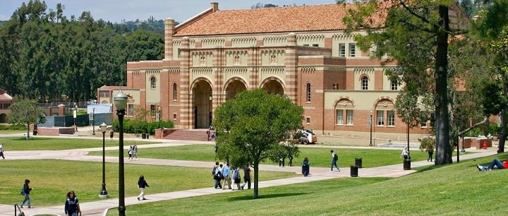 نمایی از دانشکاه کالفرنیا در لس آنجلس یکی از بهترین دانشگاه های جهان