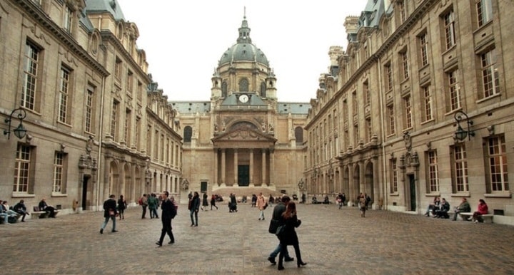 نمایی از دانشگاه پاریس یکی از بهترین دانشگاه های جهان