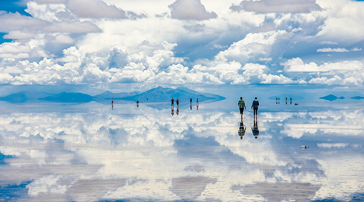 بزرگ‌ترین دریاچه نمک آینه‌ای جهان در بولیوی - عجیب‌ترین جاذبه‌های طبیعی دنیا 