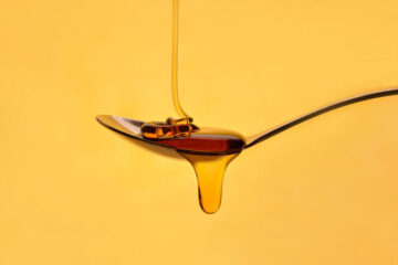 عسل از غذاهای ممنوعه برای کودکان زیر یک سال است